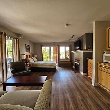 Borgata Lodge Resort Kelowna Exterior photo
