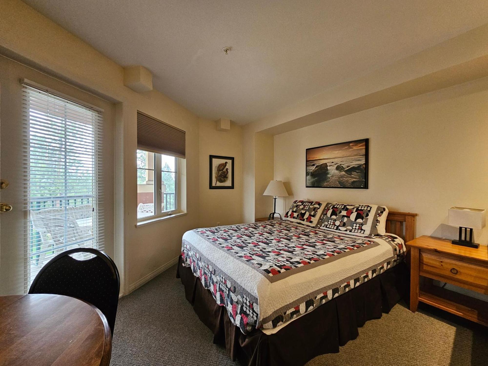 Borgata Lodge Resort Kelowna Exterior photo