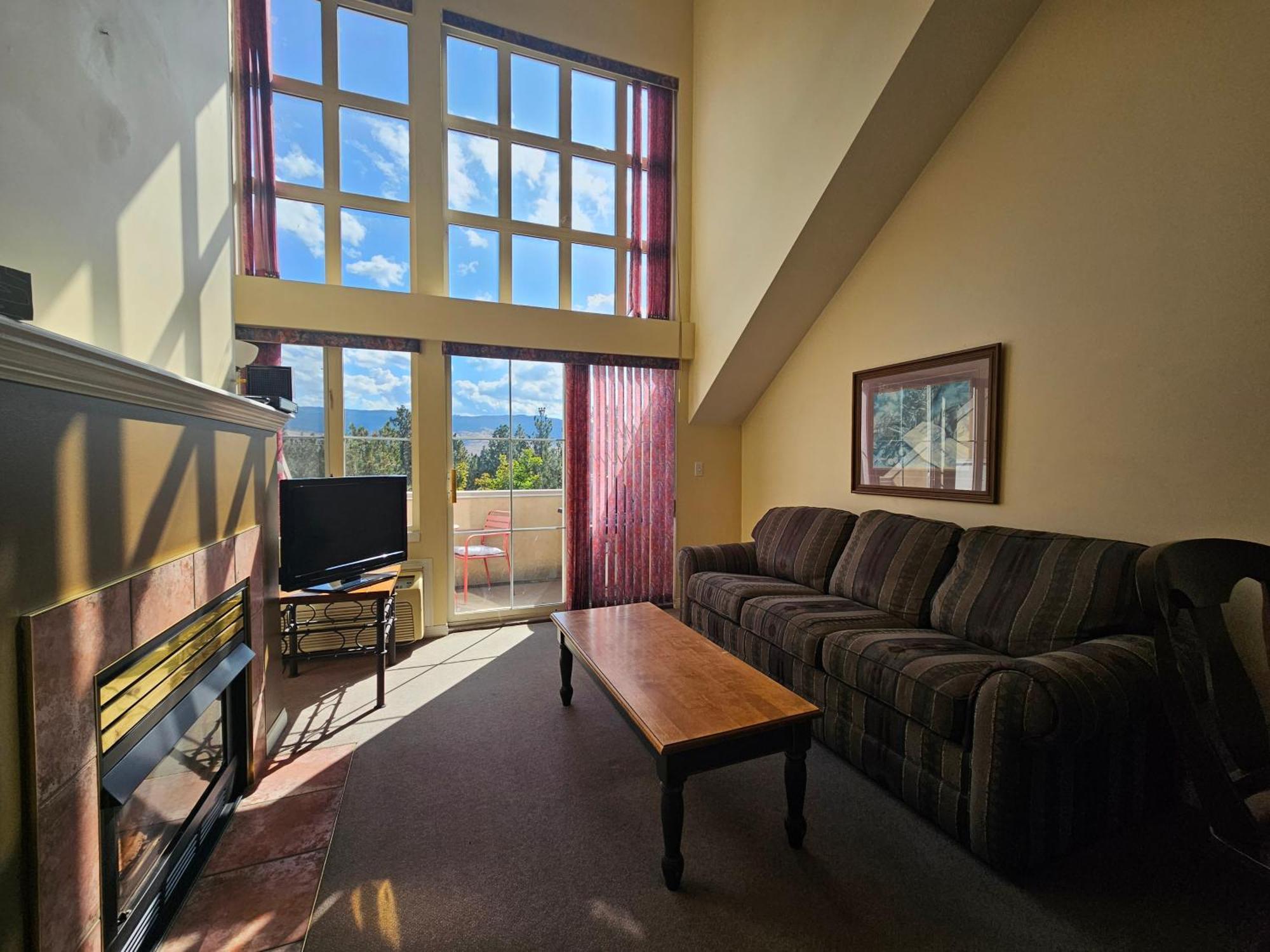 Borgata Lodge Resort Kelowna Exterior photo