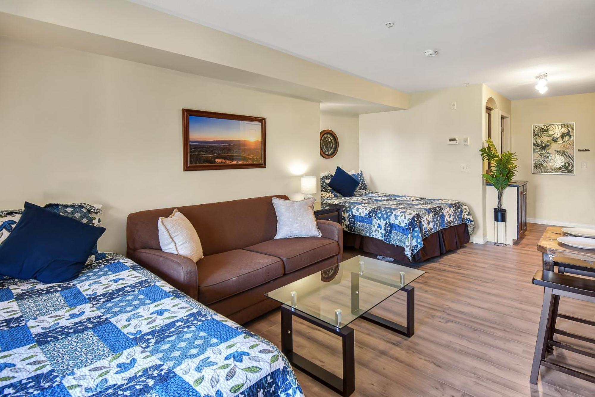 Borgata Lodge Resort Kelowna Exterior photo