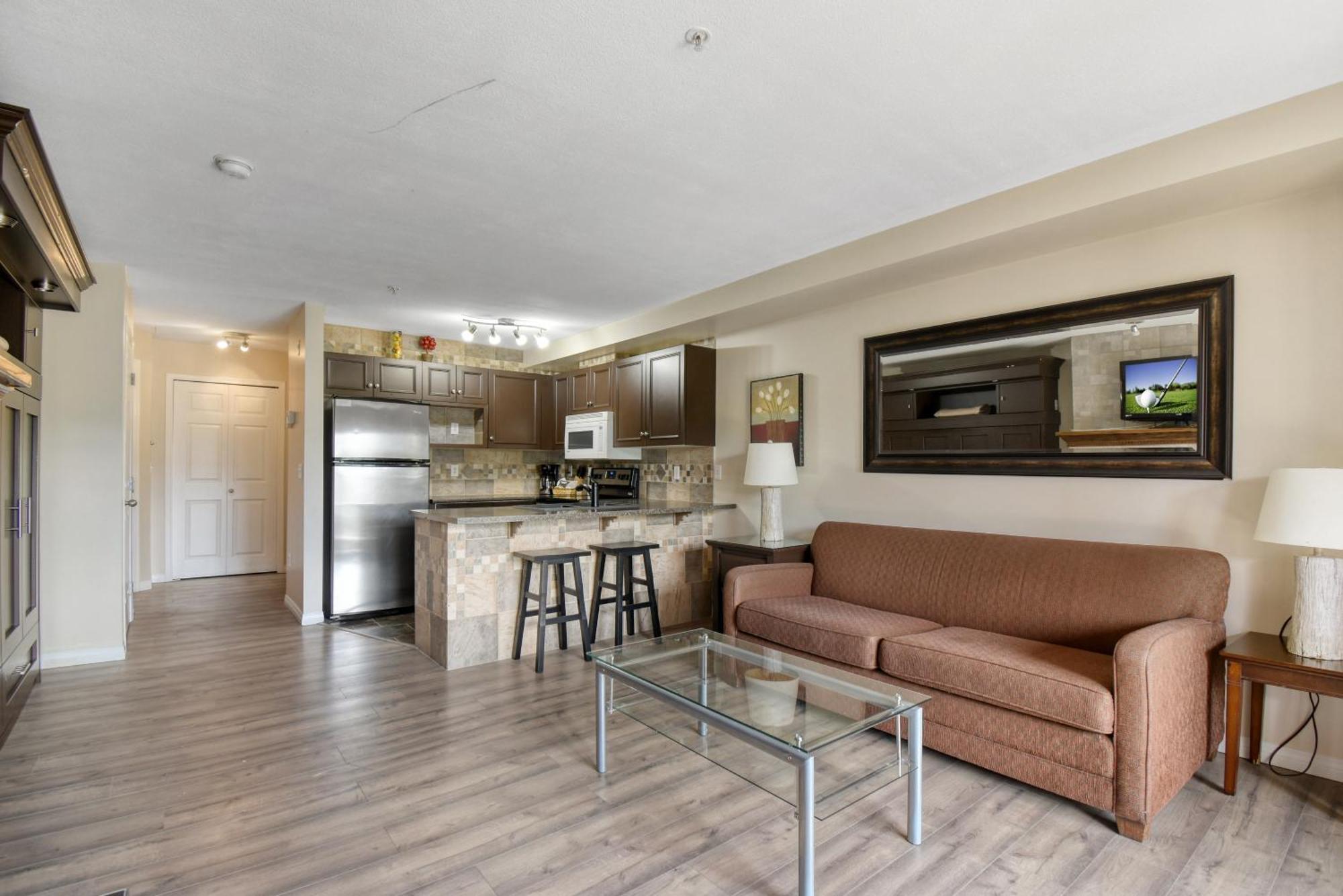 Borgata Lodge Resort Kelowna Exterior photo